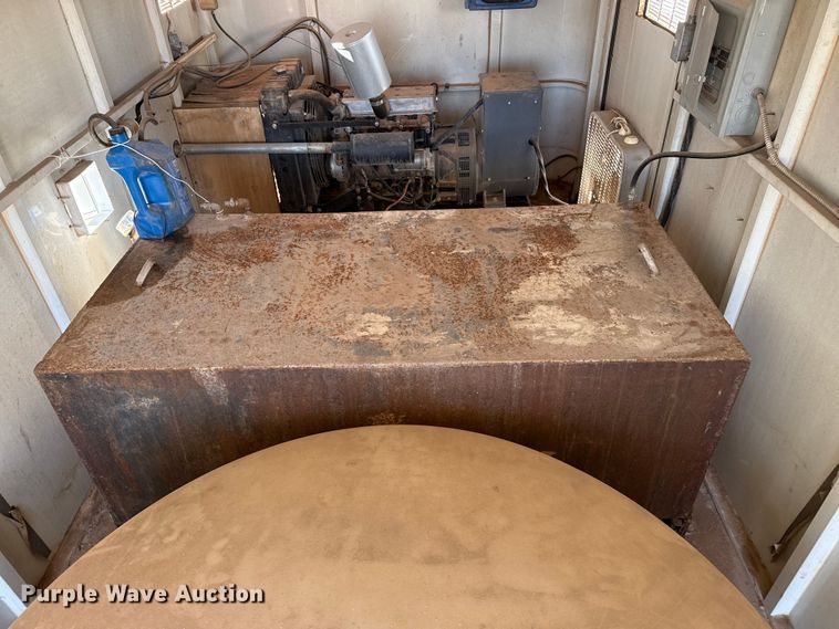 image for item EP2674 2003 S&H enclosed cargo trailer