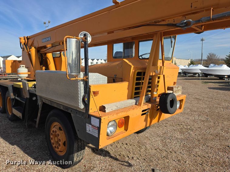 image for item ES2558 1972 Grove TMS100 crane