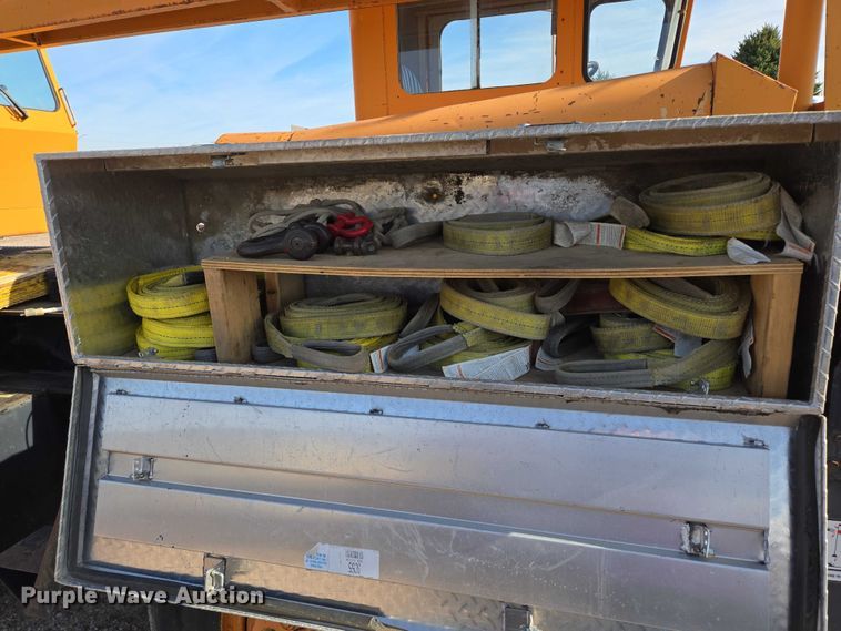 image for item ES2558 1972 Grove TMS100 crane