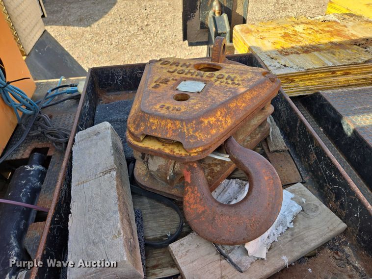 image for item ES2558 1972 Grove TMS100 crane