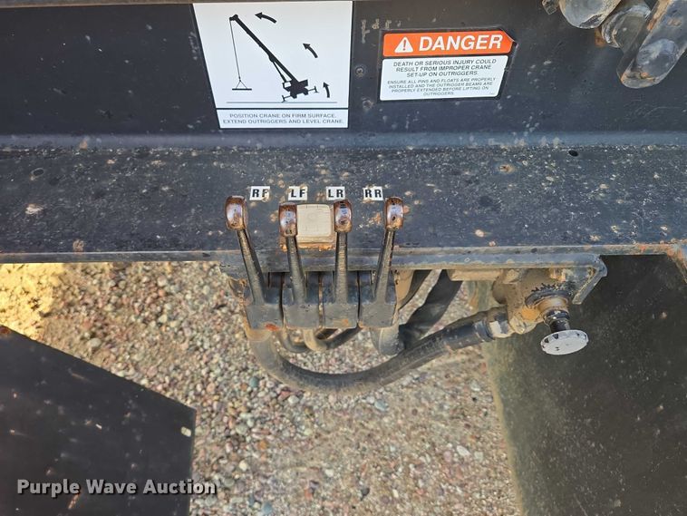 image for item ES2558 1972 Grove TMS100 crane