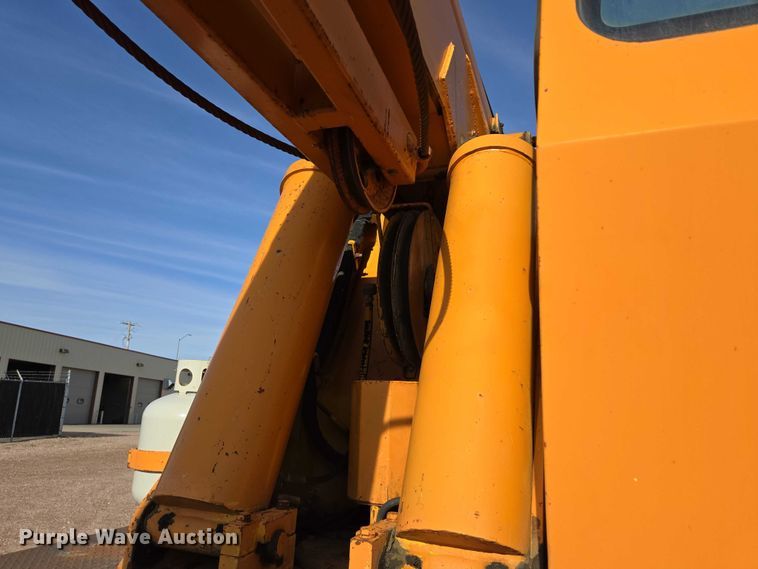 image for item ES2558 1972 Grove TMS100 crane