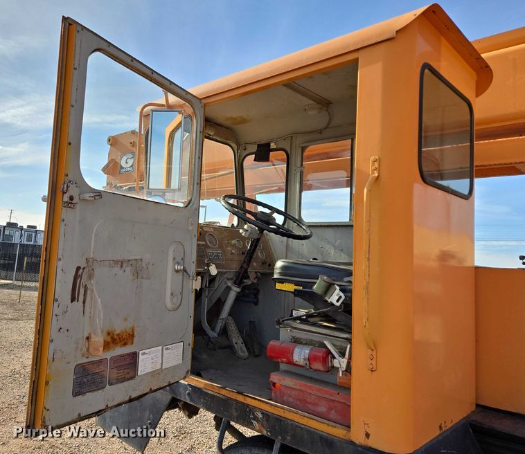 image for item ES2558 1972 Grove TMS100 crane