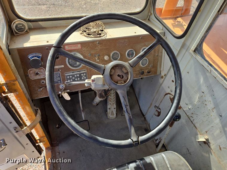 image for item ES2558 1972 Grove TMS100 crane