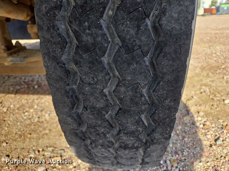 image for item ES2558 1972 Grove TMS100 crane