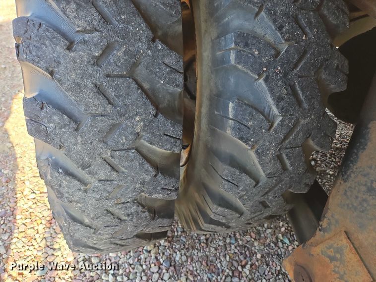 image for item ES2558 1972 Grove TMS100 crane