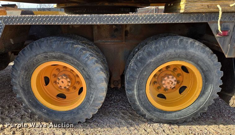 image for item ES2558 1972 Grove TMS100 crane