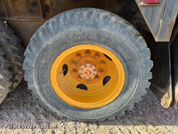 image for item ES2558 1972 Grove TMS100 crane