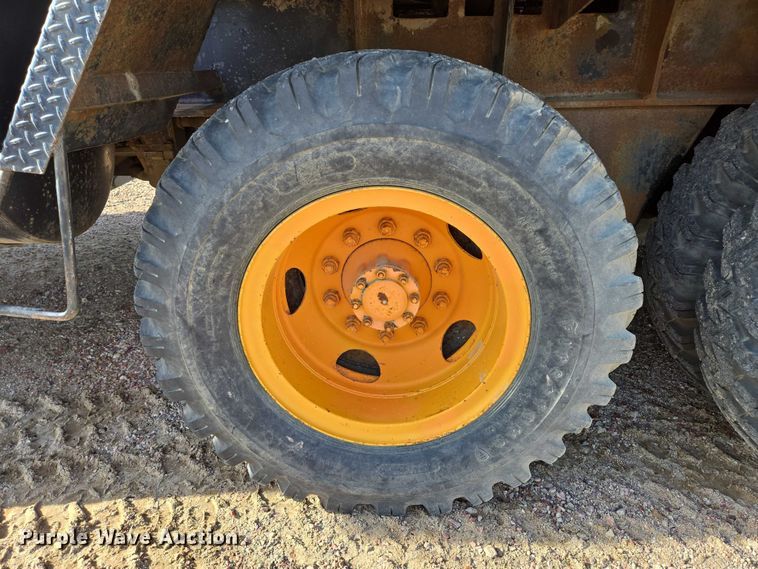 image for item ES2558 1972 Grove TMS100 crane