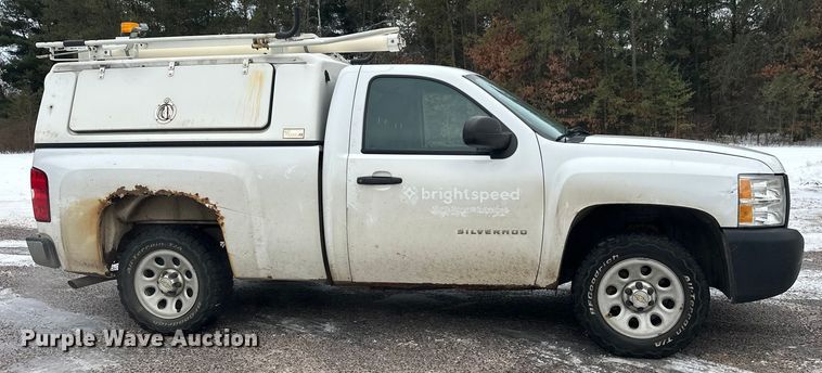 image for item ES2592 2012 Chevrolet Silverado 1500 pickup truck