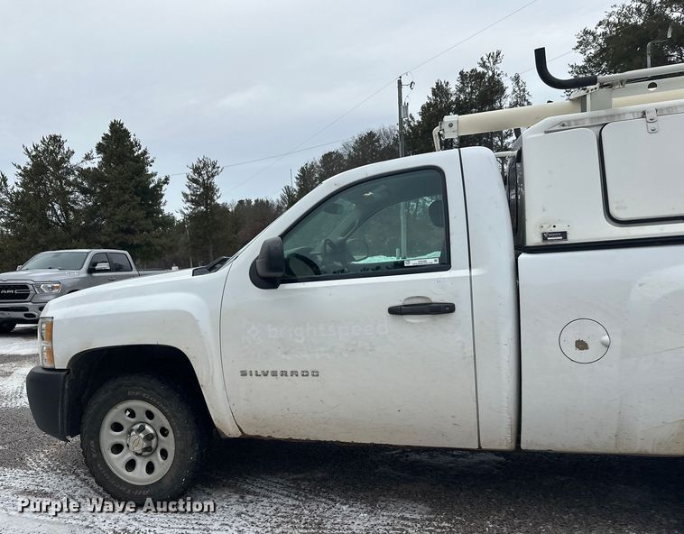 image for item ES2592 2012 Chevrolet Silverado 1500 pickup truck