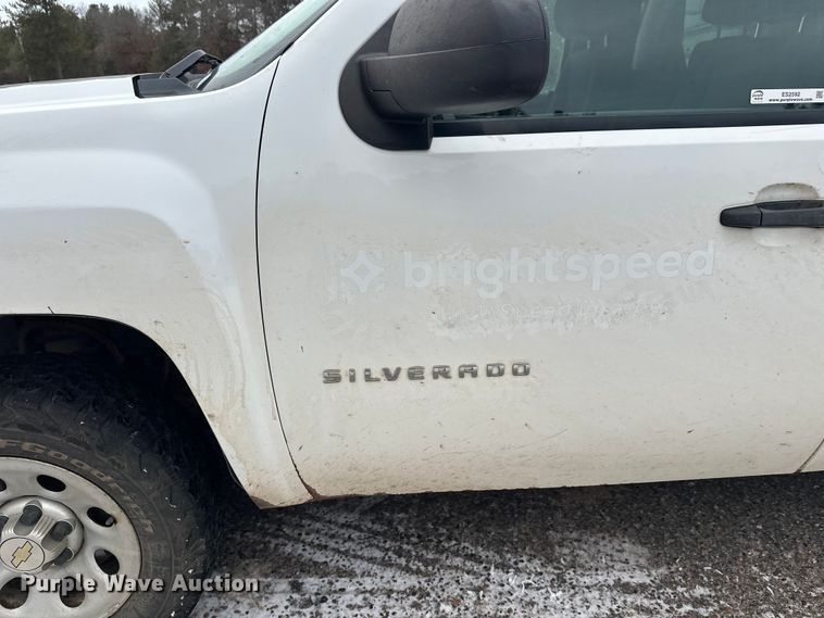 image for item ES2592 2012 Chevrolet Silverado 1500 pickup truck