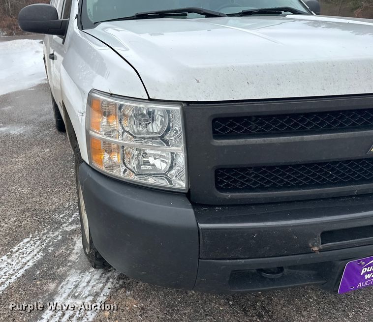 image for item ES2592 2012 Chevrolet Silverado 1500 pickup truck