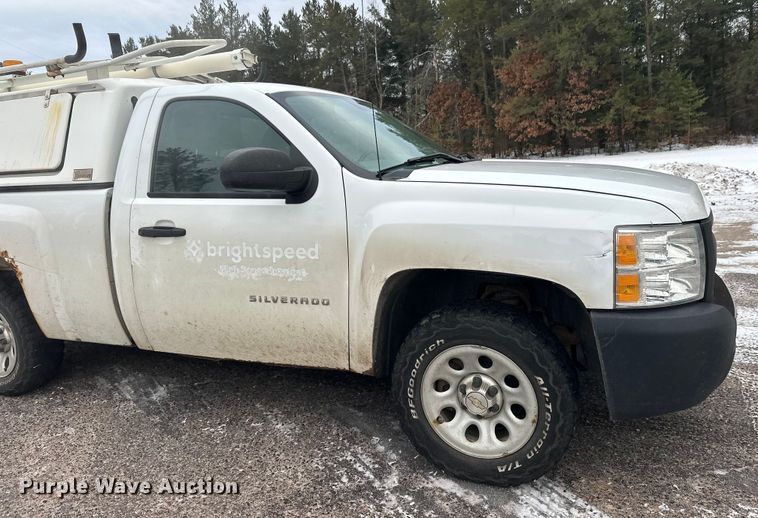 image for item ES2592 2012 Chevrolet Silverado 1500 pickup truck