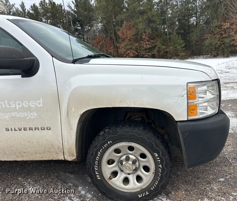 image for item ES2592 2012 Chevrolet Silverado 1500 pickup truck