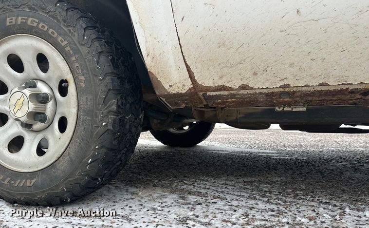 image for item ES2592 2012 Chevrolet Silverado 1500 pickup truck