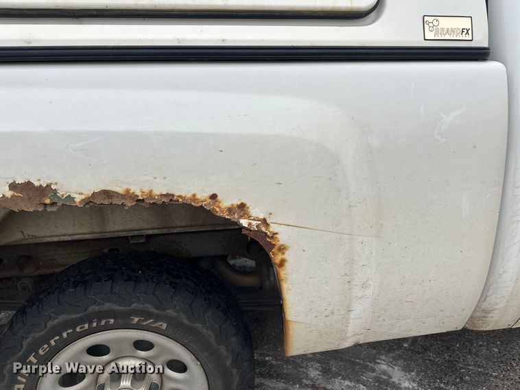 image for item ES2592 2012 Chevrolet Silverado 1500 pickup truck