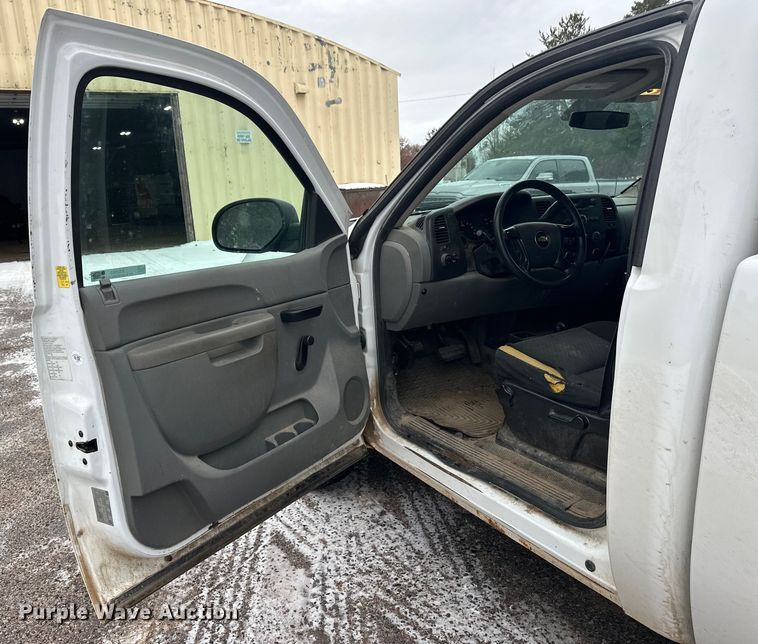 image for item ES2592 2012 Chevrolet Silverado 1500 pickup truck