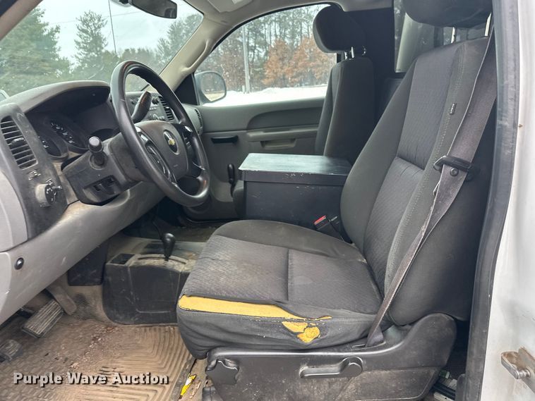 image for item ES2592 2012 Chevrolet Silverado 1500 pickup truck