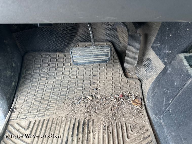 image for item ES2592 2012 Chevrolet Silverado 1500 pickup truck