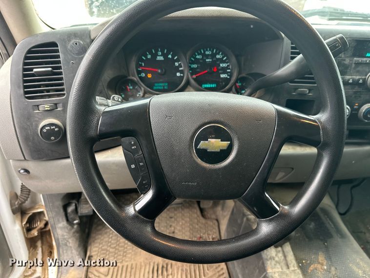 image for item ES2592 2012 Chevrolet Silverado 1500 pickup truck