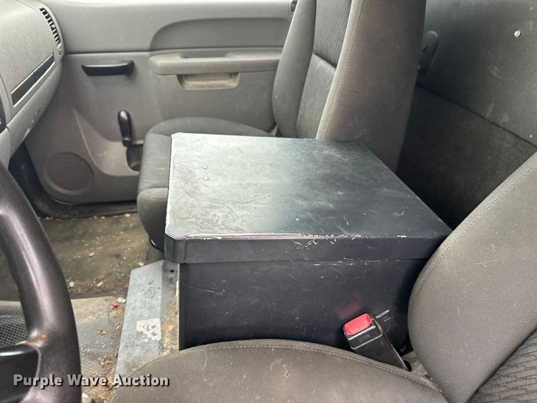 image for item ES2592 2012 Chevrolet Silverado 1500 pickup truck