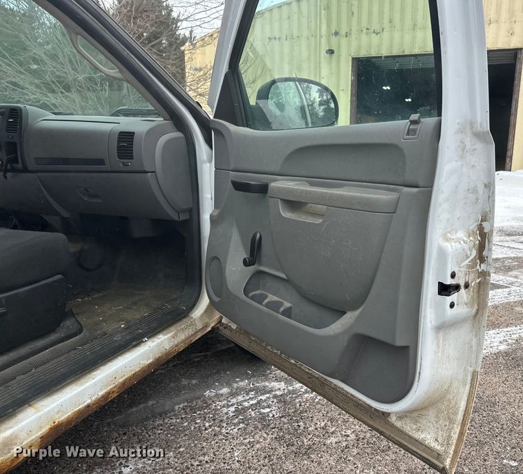 image for item ES2592 2012 Chevrolet Silverado 1500 pickup truck