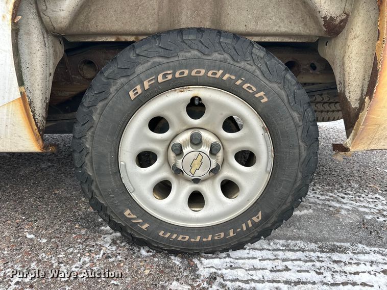 image for item ES2592 2012 Chevrolet Silverado 1500 pickup truck