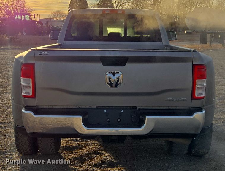 image for item ES2659 2020 RAM 3500HD Crew Cab pickup truck