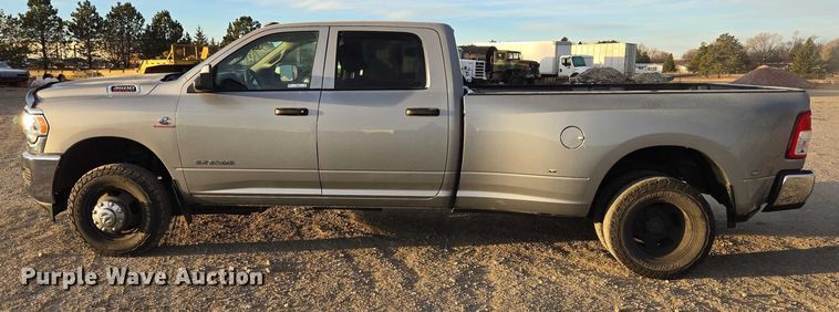 image for item ES2659 2020 RAM 3500HD Crew Cab pickup truck