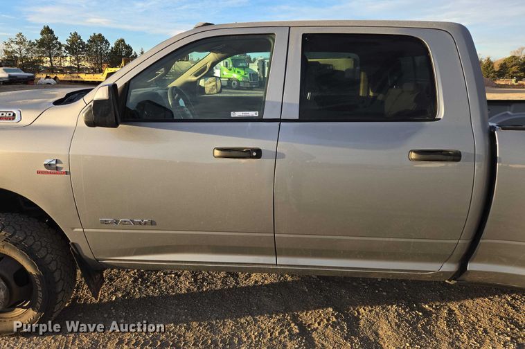image for item ES2659 2020 RAM 3500HD Crew Cab pickup truck