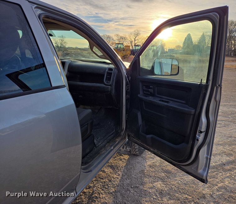 image for item ES2659 2020 RAM 3500HD Crew Cab pickup truck