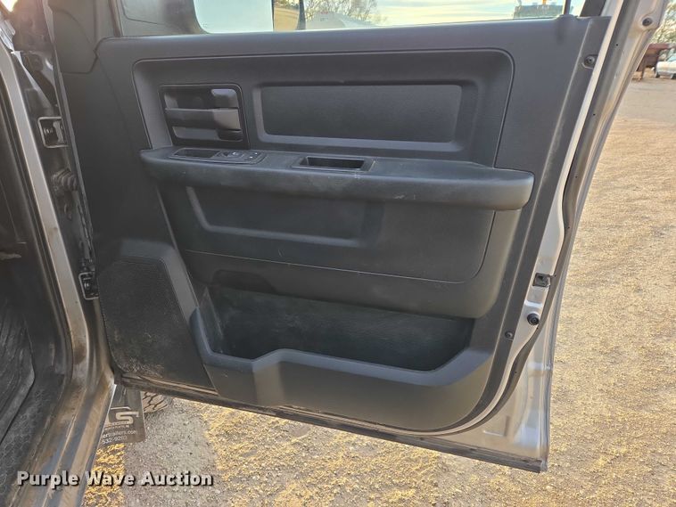 image for item ES2659 2020 RAM 3500HD Crew Cab pickup truck