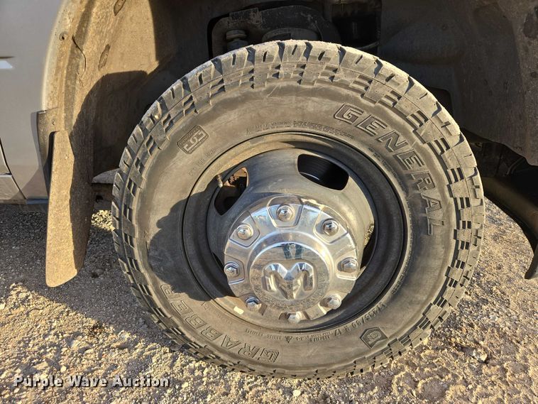 image for item ES2659 2020 RAM 3500HD Crew Cab pickup truck