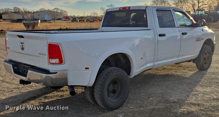 image for item ES2660 2016 RAM 3500HD Crew Cab pickup truck