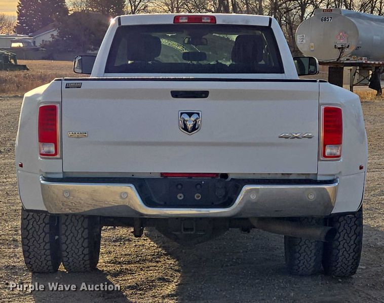 image for item ES2660 2016 RAM 3500HD Crew Cab pickup truck