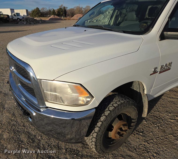 image for item ES2660 2016 RAM 3500HD Crew Cab pickup truck