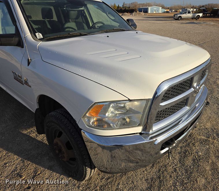 image for item ES2660 2016 RAM 3500HD Crew Cab pickup truck