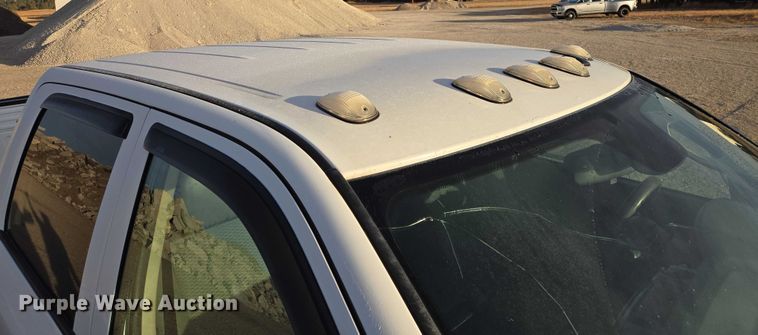 image for item ES2660 2016 RAM 3500HD Crew Cab pickup truck