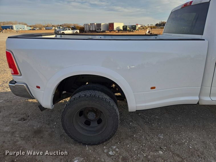 image for item ES2660 2016 RAM 3500HD Crew Cab pickup truck