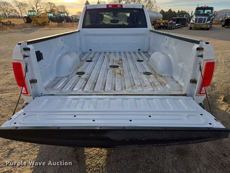 image for item ES2660 2016 RAM 3500HD Crew Cab pickup truck