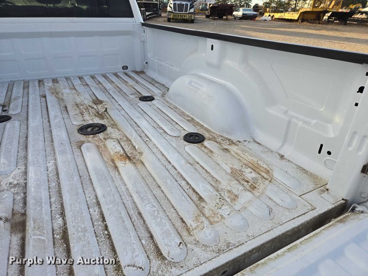 image for item ES2660 2016 RAM 3500HD Crew Cab pickup truck