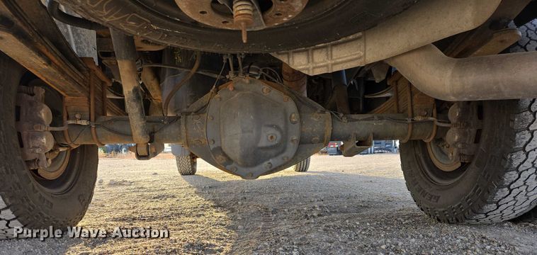 image for item ES2660 2016 RAM 3500HD Crew Cab pickup truck