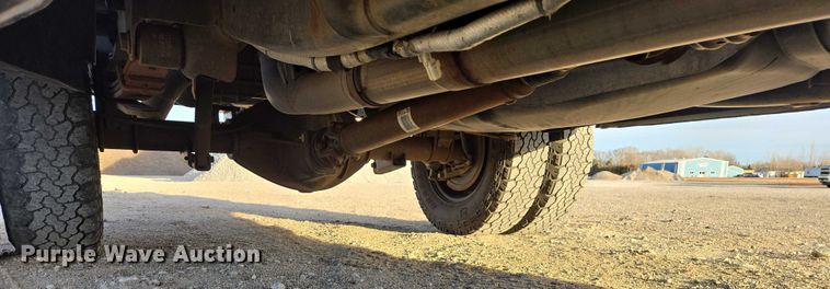 image for item ES2660 2016 RAM 3500HD Crew Cab pickup truck