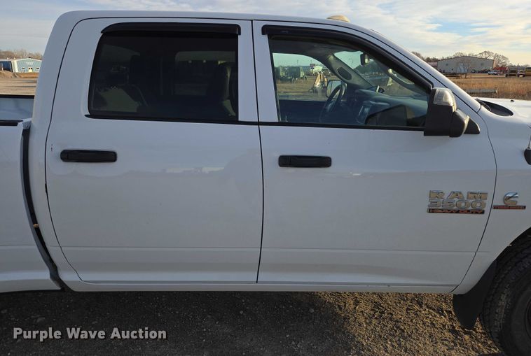 image for item ES2660 2016 RAM 3500HD Crew Cab pickup truck