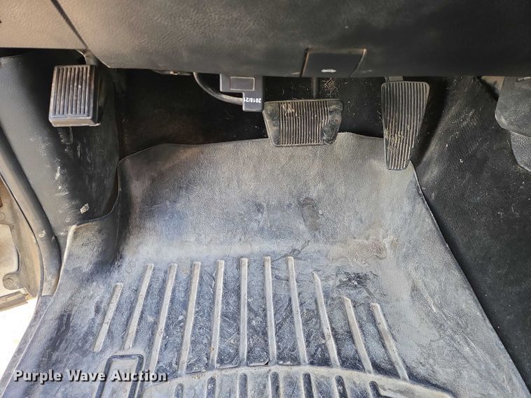 image for item ES2660 2016 RAM 3500HD Crew Cab pickup truck