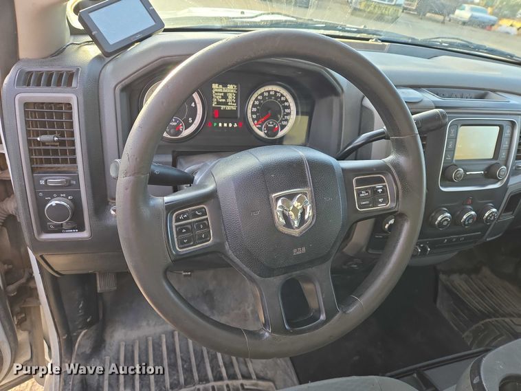 image for item ES2660 2016 RAM 3500HD Crew Cab pickup truck