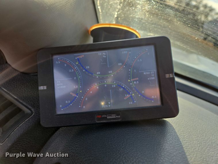 image for item ES2660 2016 RAM 3500HD Crew Cab pickup truck