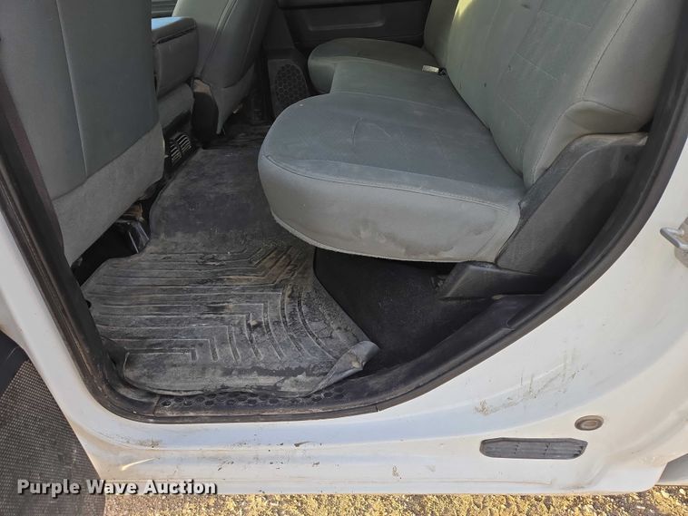 image for item ES2660 2016 RAM 3500HD Crew Cab pickup truck