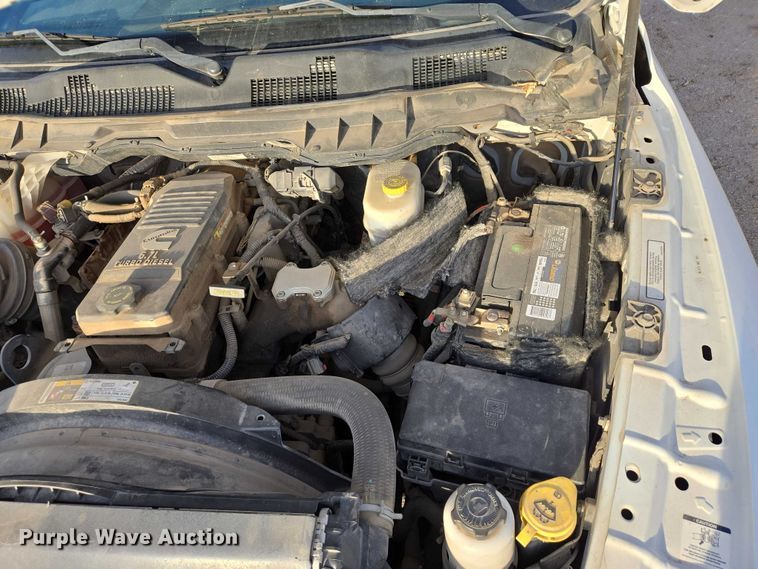 image for item ES2660 2016 RAM 3500HD Crew Cab pickup truck